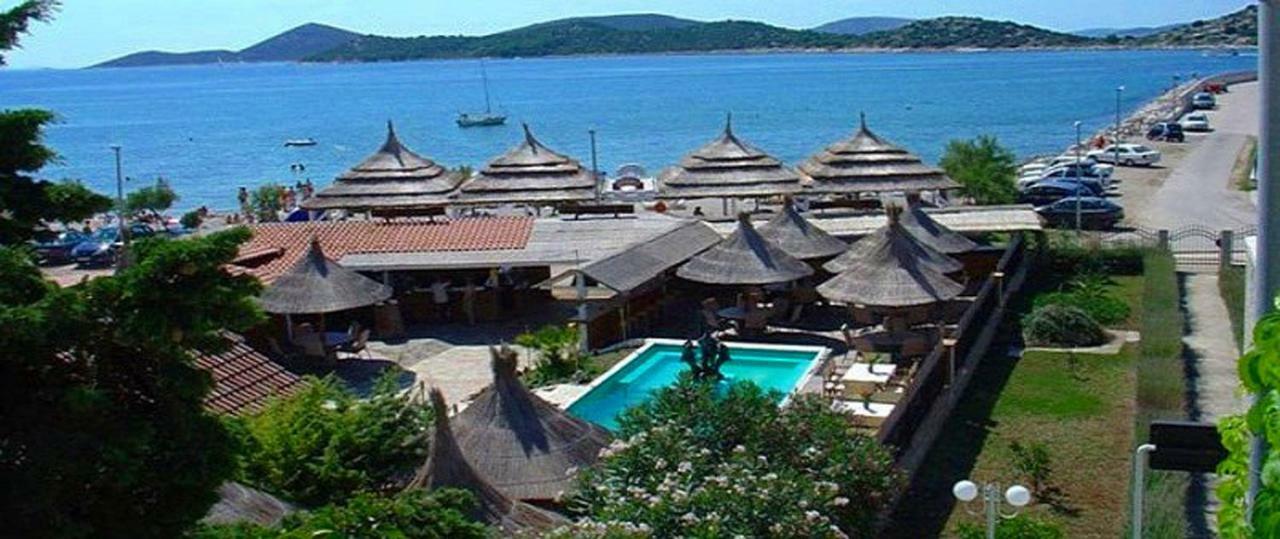 The Movie Resort Aparthotel Tribalj Buitenkant foto