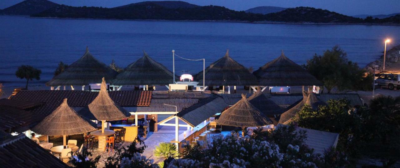 The Movie Resort Aparthotel Tribalj Buitenkant foto